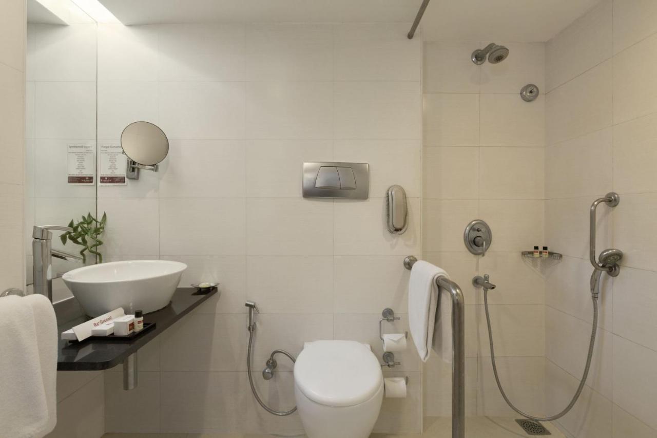 Regenta Place Bangalore, Cunningham Road Hotel 4*